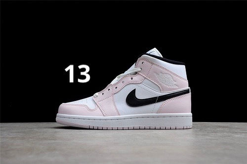 תמונה ממוזערת: Jordan 1 Mid