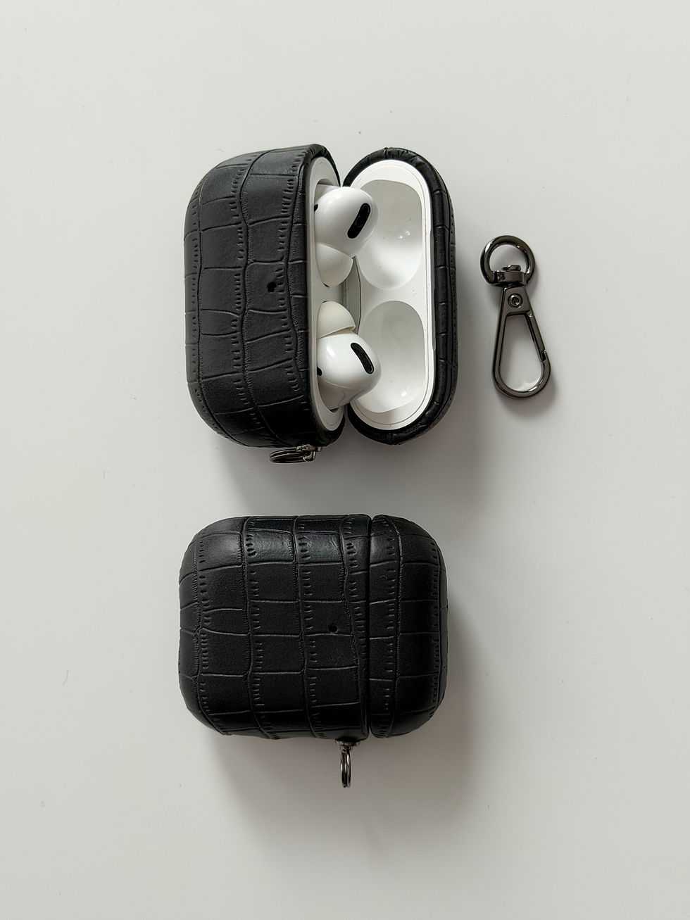 Прев'ю: ЧОХОЛ ДЛЯ AIRPODS "GATOR SKIN" ЧОРНИЙ