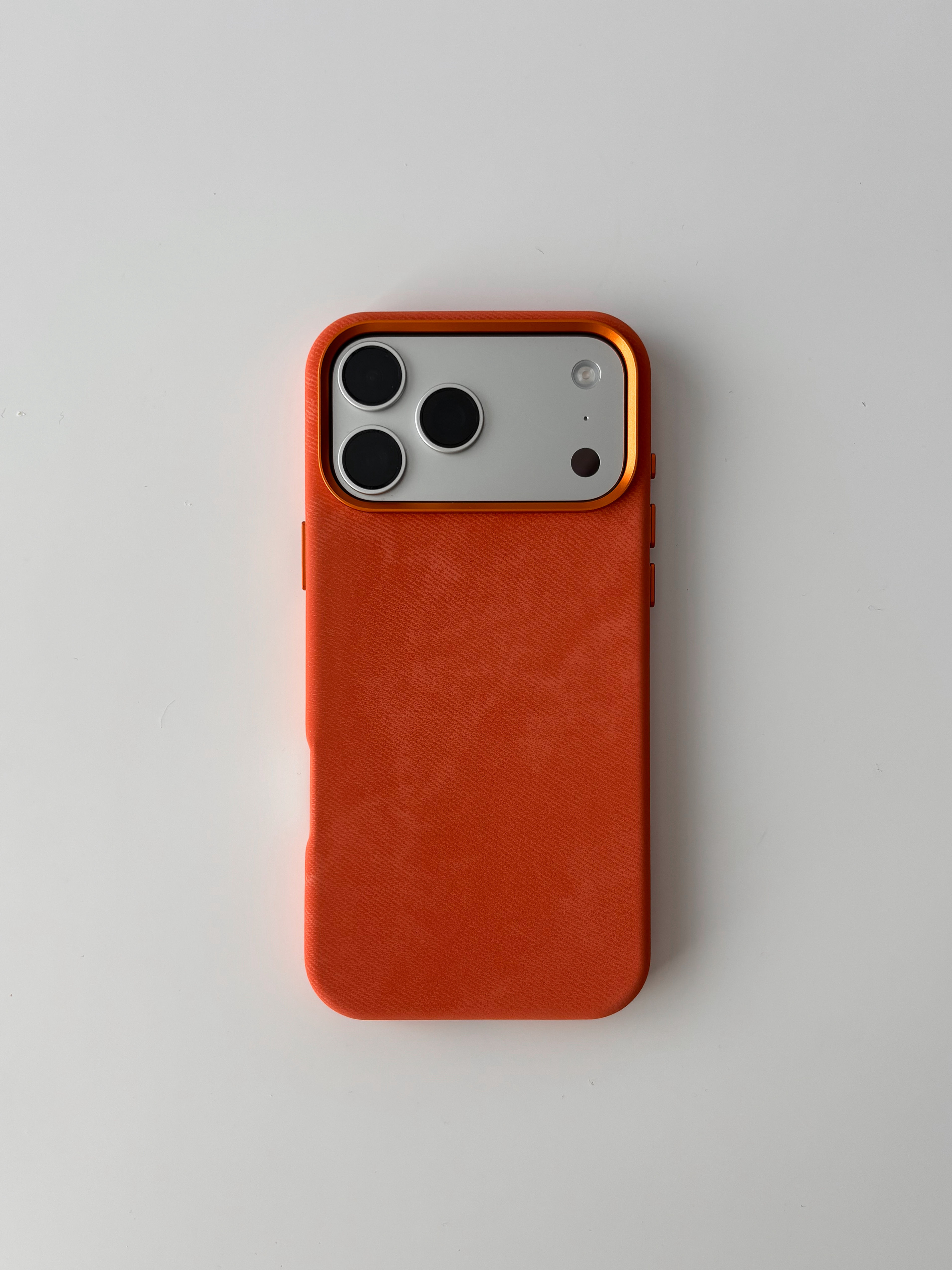 ЧОХОЛ ДЛЯ IPHONE З MAGSAFE "ЗАМШЕВА М'ЯКІСТЬ" ПОМАРАНЧЕВИЙ