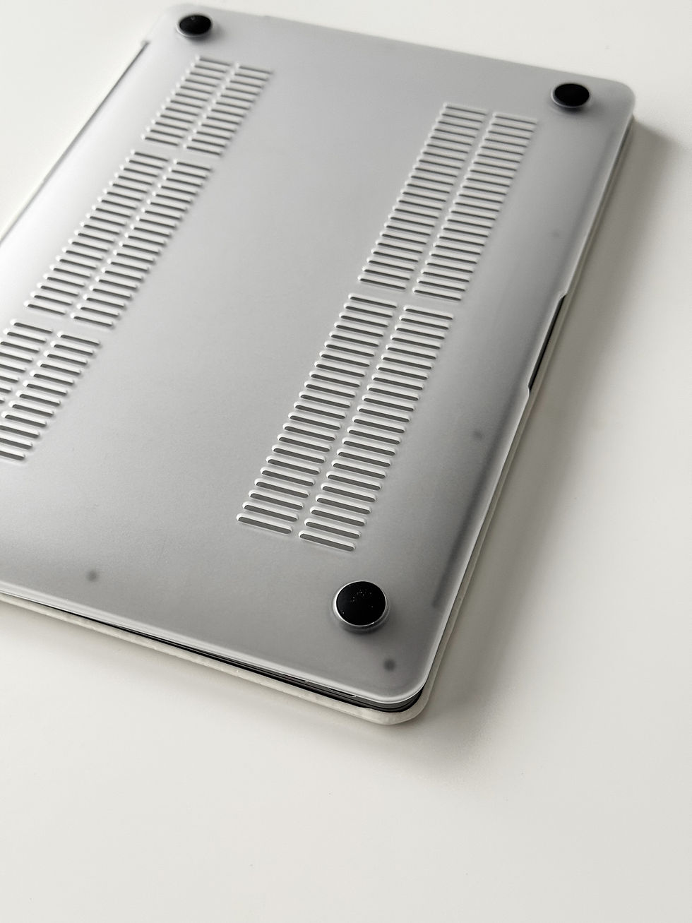 Прев'ю: ЧОХОЛ ДЛЯ MACBOOK "GATOR SKIN" БІЛИЙ