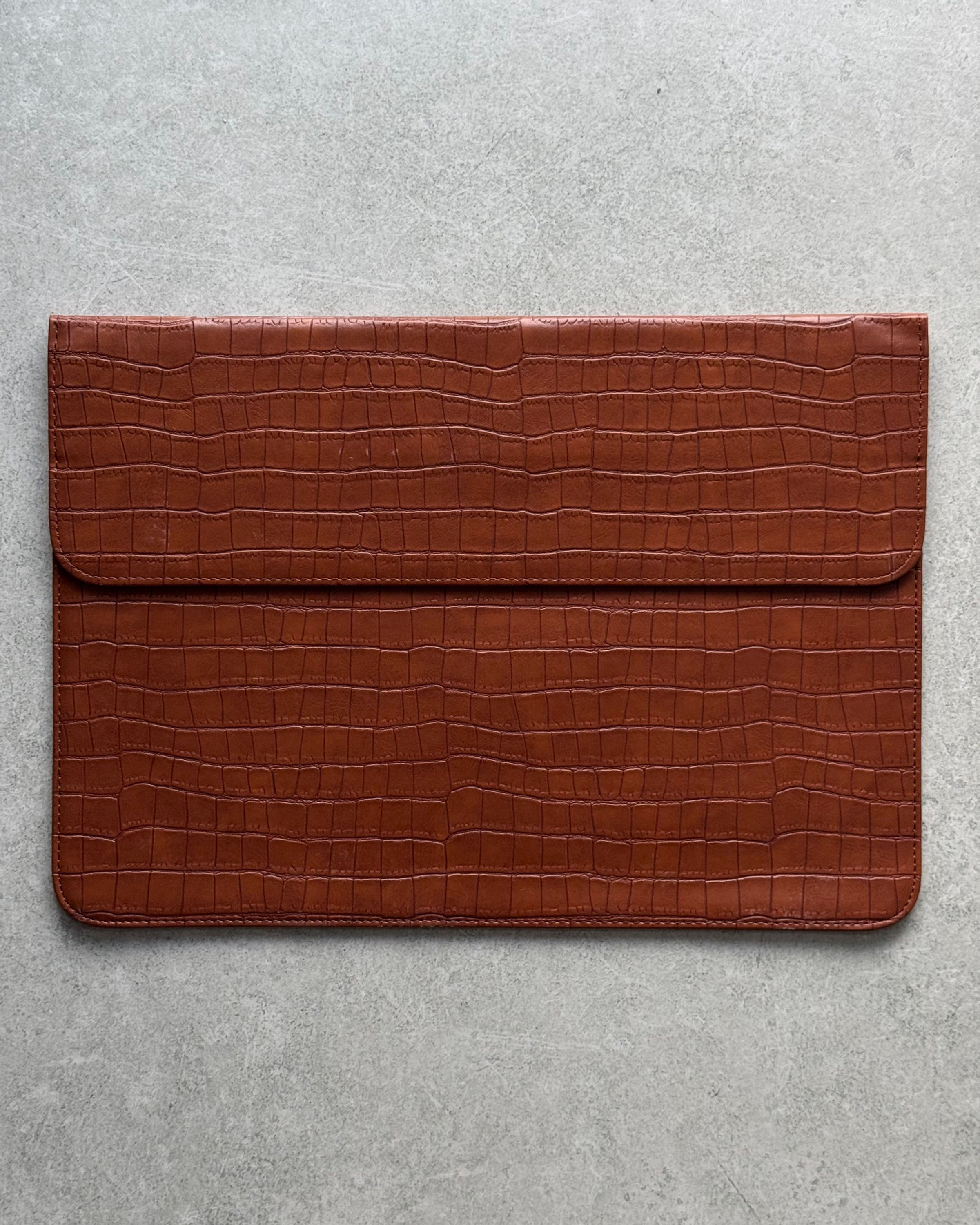КОНВЕРТ ДЛЯ MACBOOK "GATOR SKIN" КОРИЧНЕВИЙ