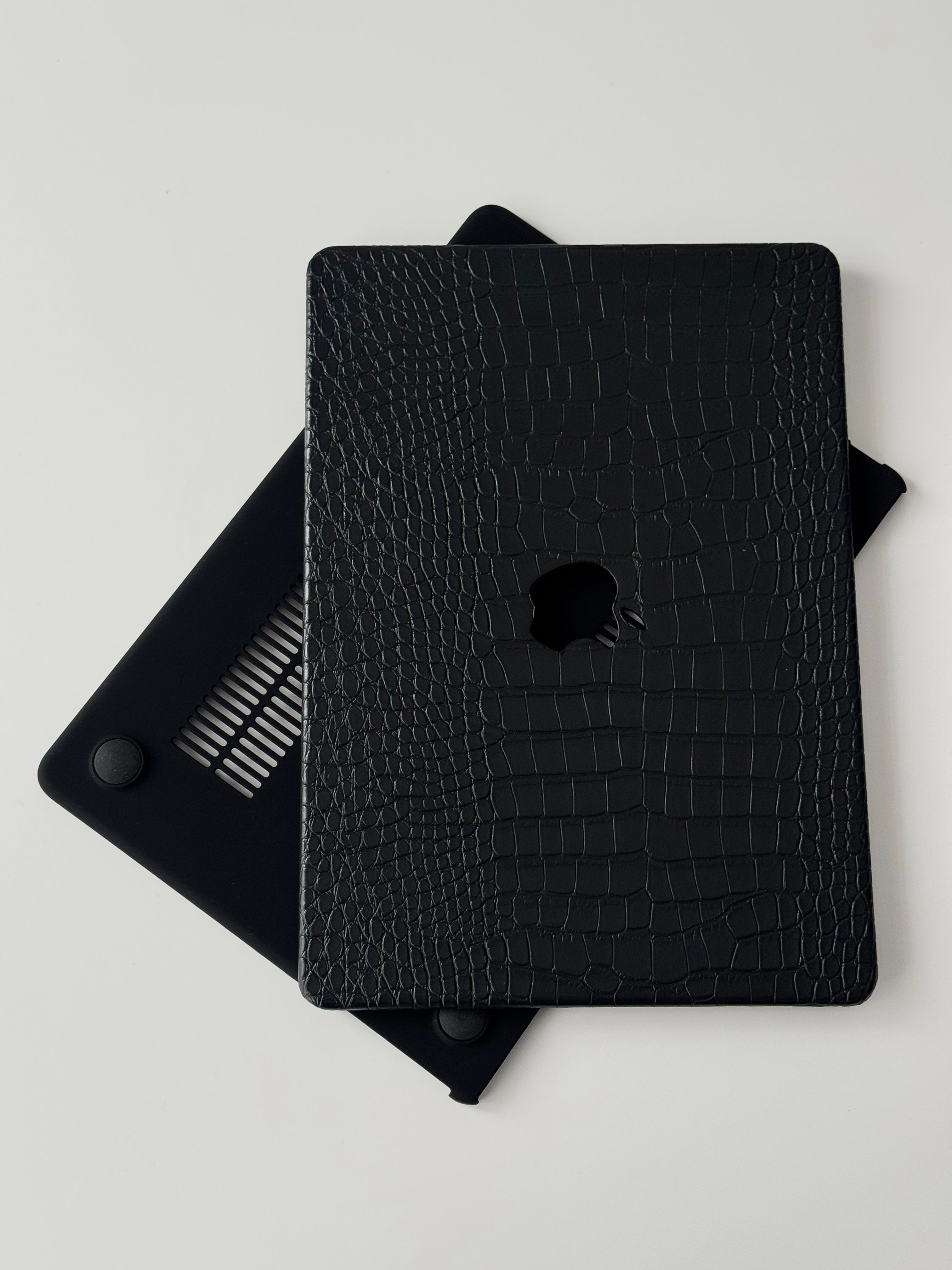 ЧОХОЛ ДЛЯ MACBOOK "GATOR SKIN" ЧОРНИЙ