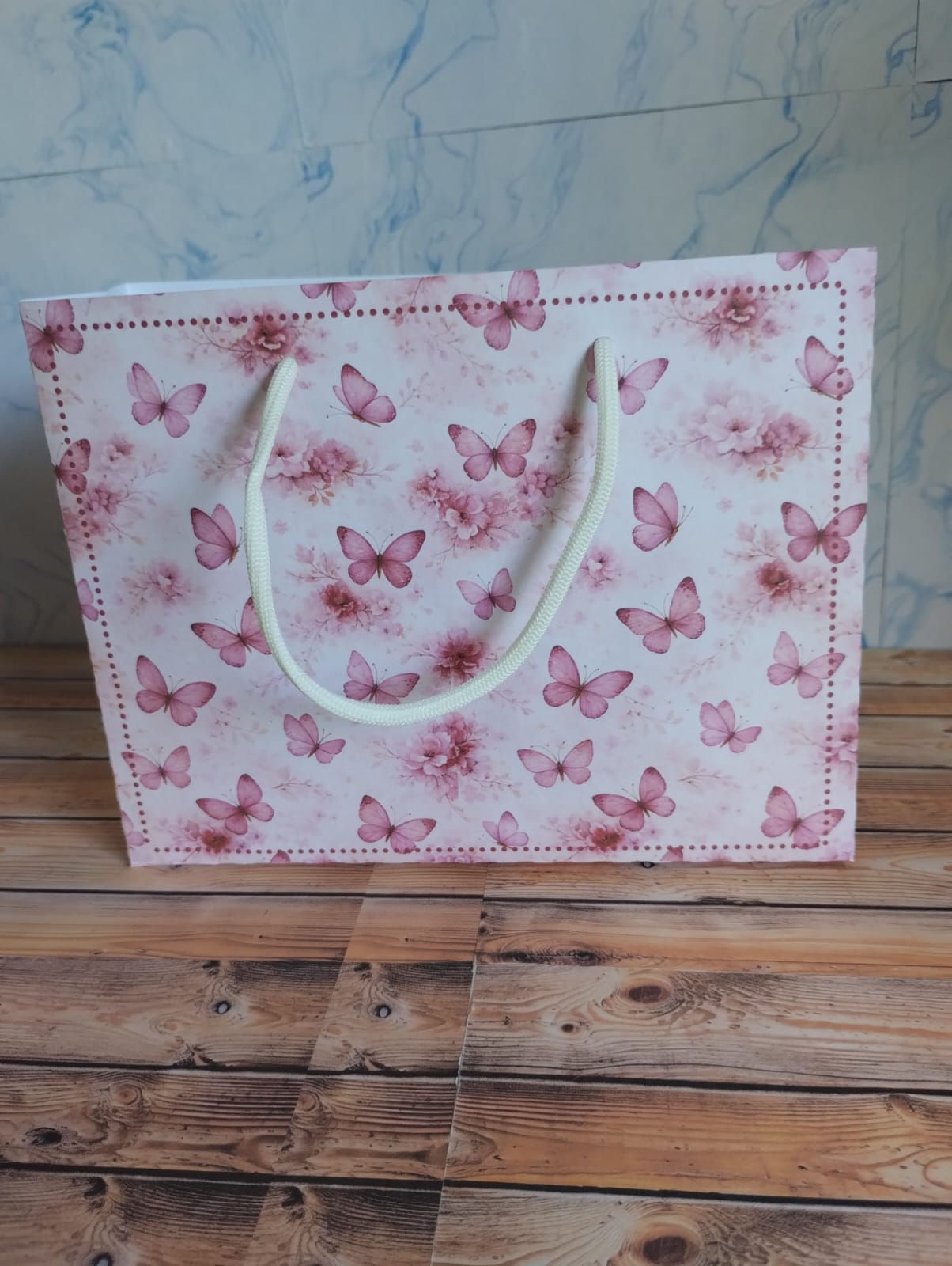 Sacola de Presente Floral com Borboletas Rosas/Lembrancinhas Pegue e Monte