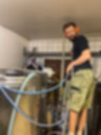 In der Kellergasse Jahrhundert-Unwetter - im Keller alles unter Kontrolle.
