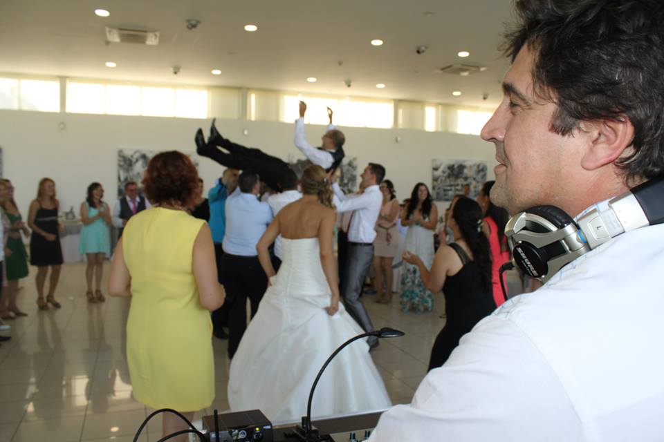 10552413_760934223929441_5208312102831192846_n