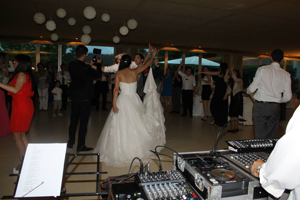 10525844_750222251667305_2836661753101421537_n