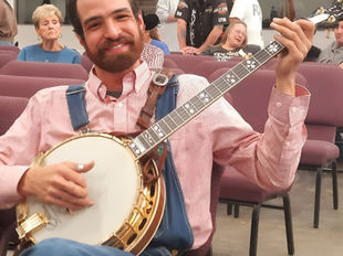 Steel Wheels and Five Strings: A Life Between Banjo and Tractor