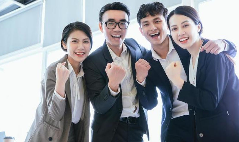 group-portrait-of-asian-business-people-photo.jpg