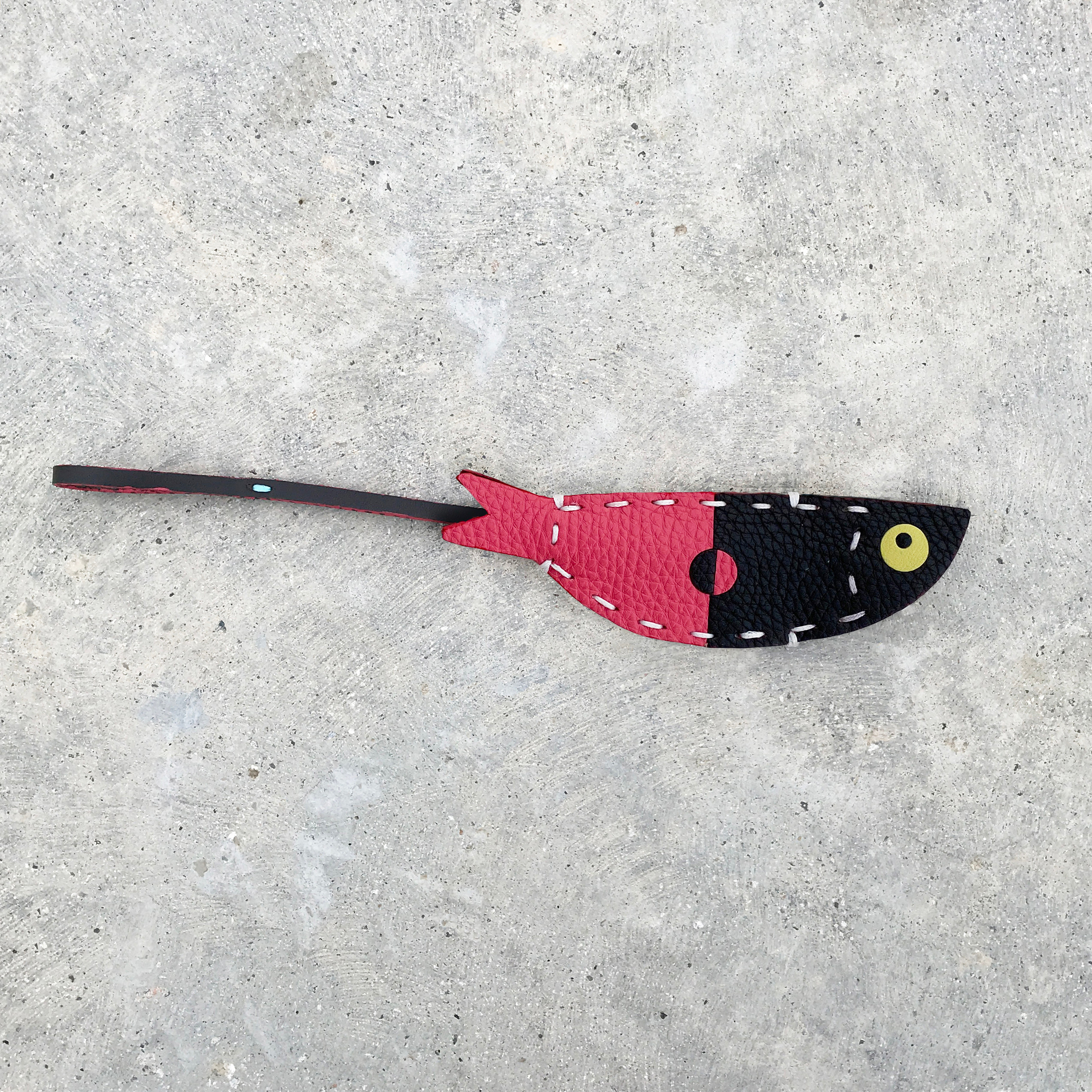 Mr. Sardine fish keychain - Dark brown and pink