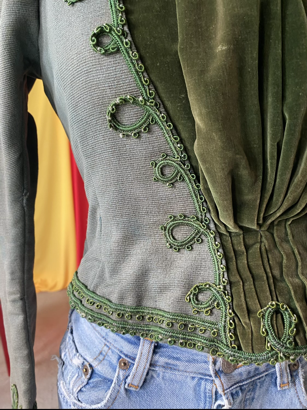 Thumbnail: 1890s moss velvet jacket // sz 6