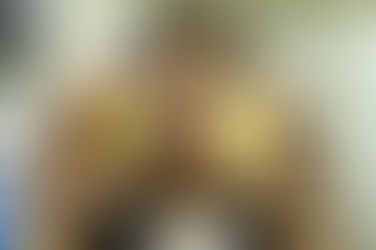 Rifan Financindo - Tengah Siang, Harga Emas Spot Masih Turun Di US$ 1.713,20/Ons Troi