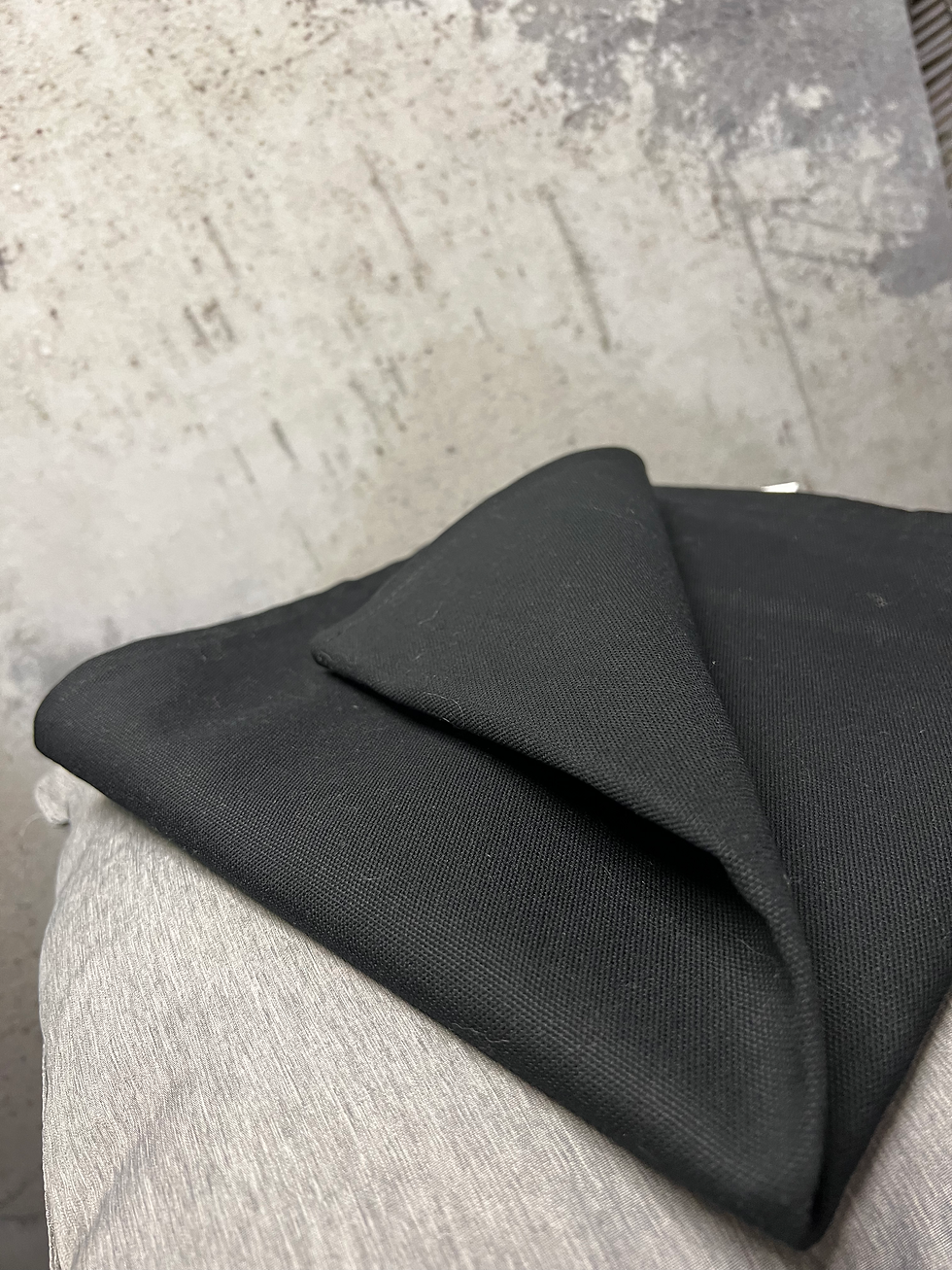 Sīktēls: Melns spilvens