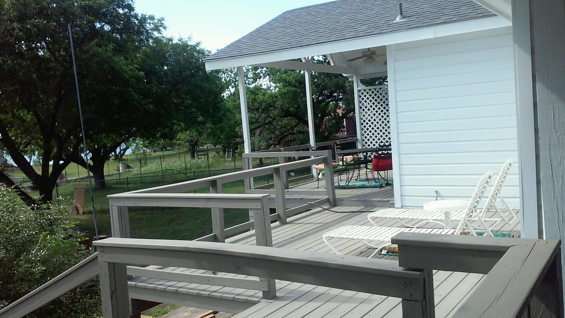 Expansive sundeck