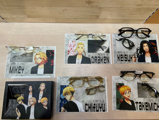 アニメコラボメガネ販売中!