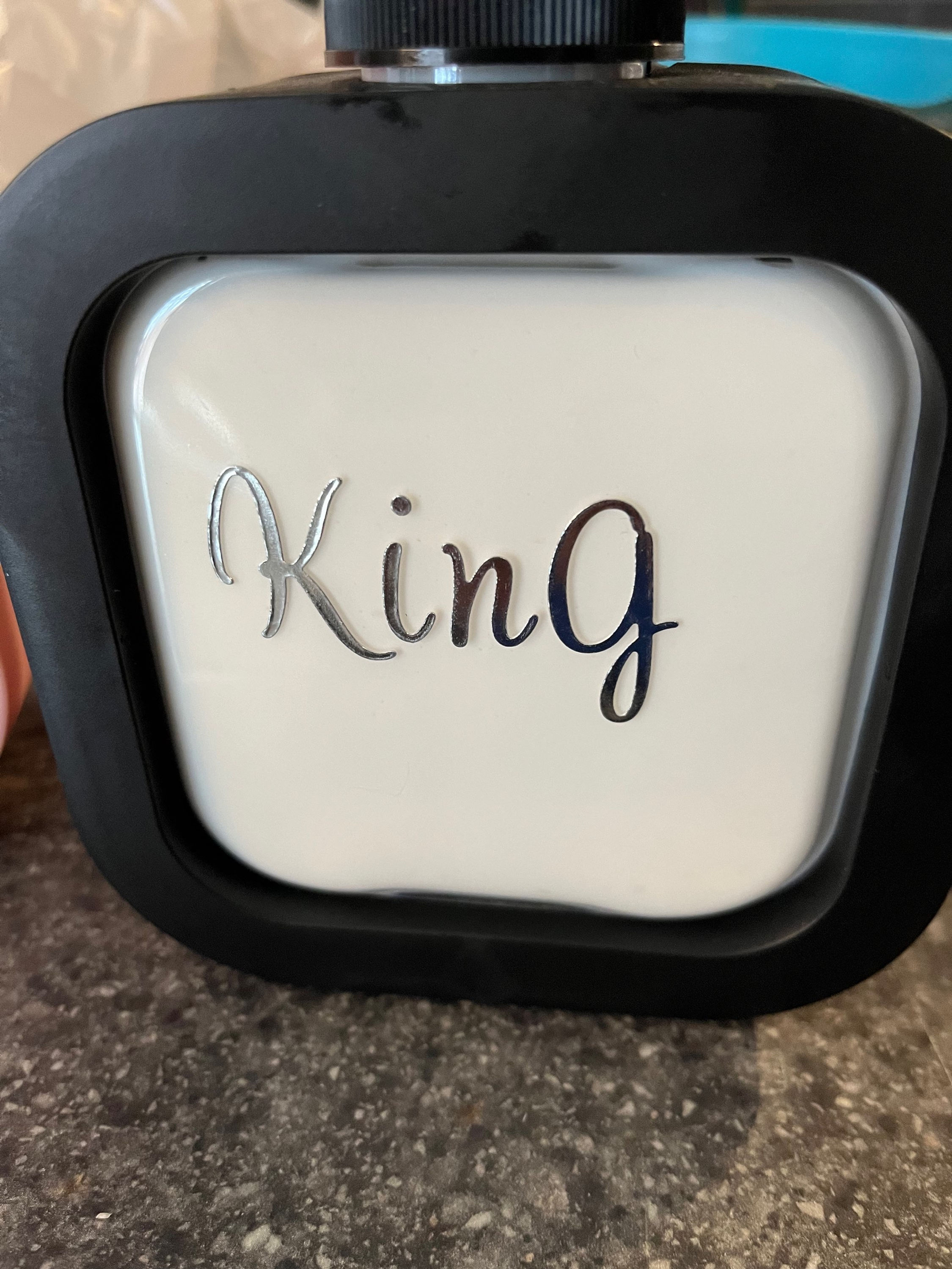 Men “King”bourbon& bow ties/ mahogany coconut 10oz 