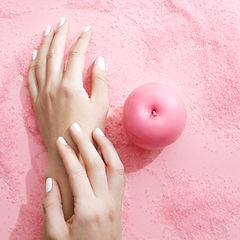 Nails with pink apple