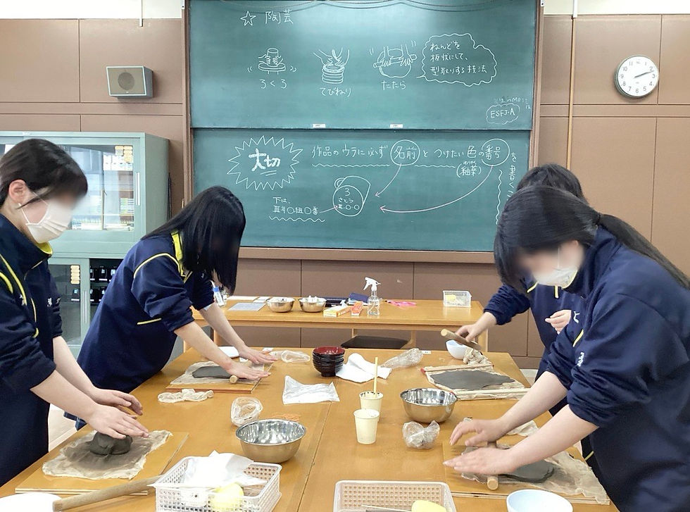 制作風景(写真提供 立川女子高等学校)