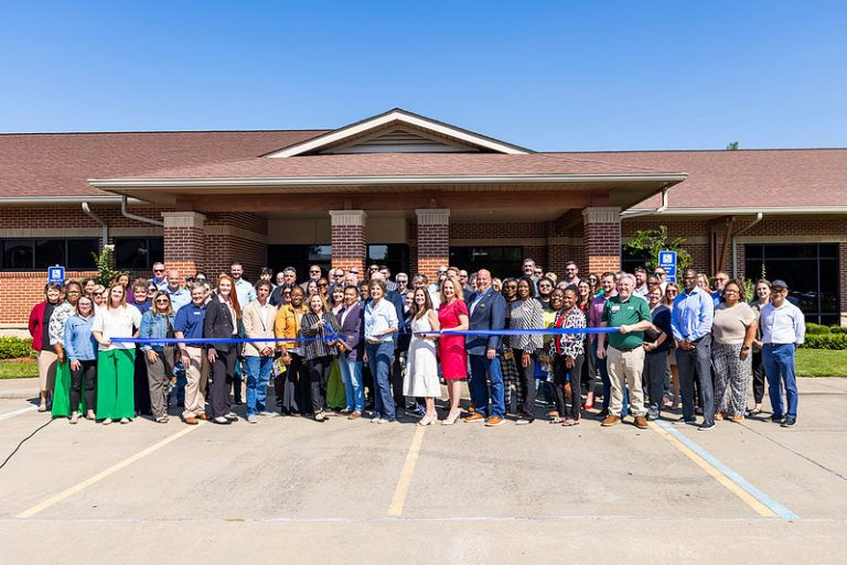 LiTHIUMLEARNS ribbon cutting