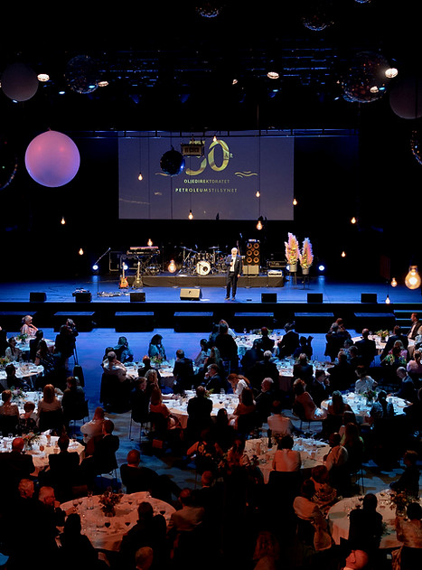 Skreddersydde kick off-opplevelser i Kristiansand - teambuilding som engasjerer hele
bedriften