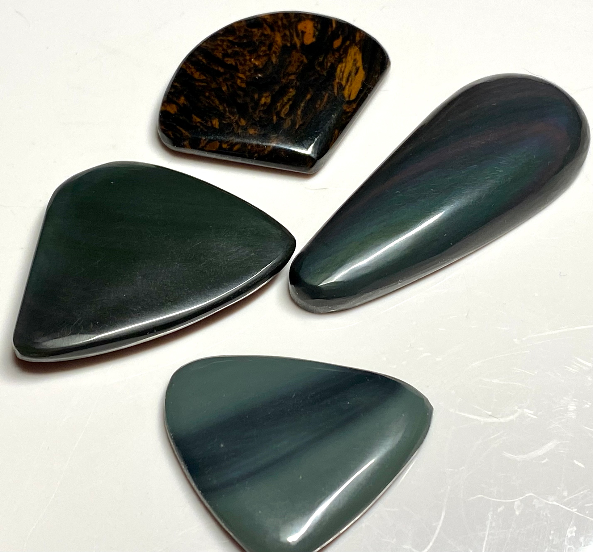 Mahogany, rainbow, gray