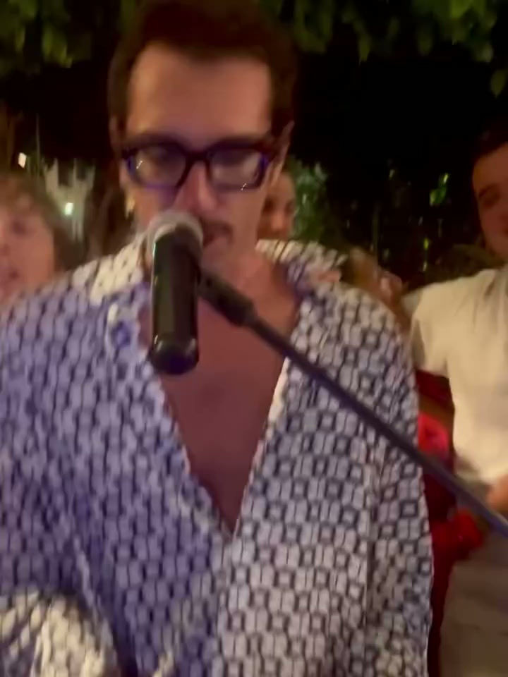 18072090590043812.mp4