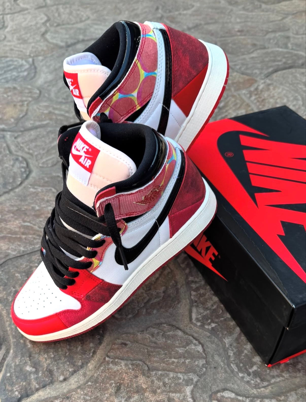 AIR JORDAN - RED & WHITE STREET EDITION