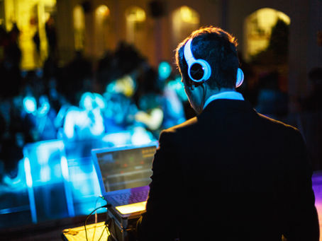 "The Ultimate Guide to Finding the Best Wedding DJ for Brides and Grooms"