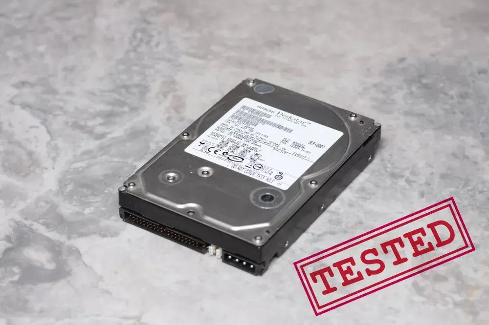 ATA/IDE 400GB Hitachi Deskstar HDT725040VLAT80 3.5" 7200rpm Hard Disk Drive