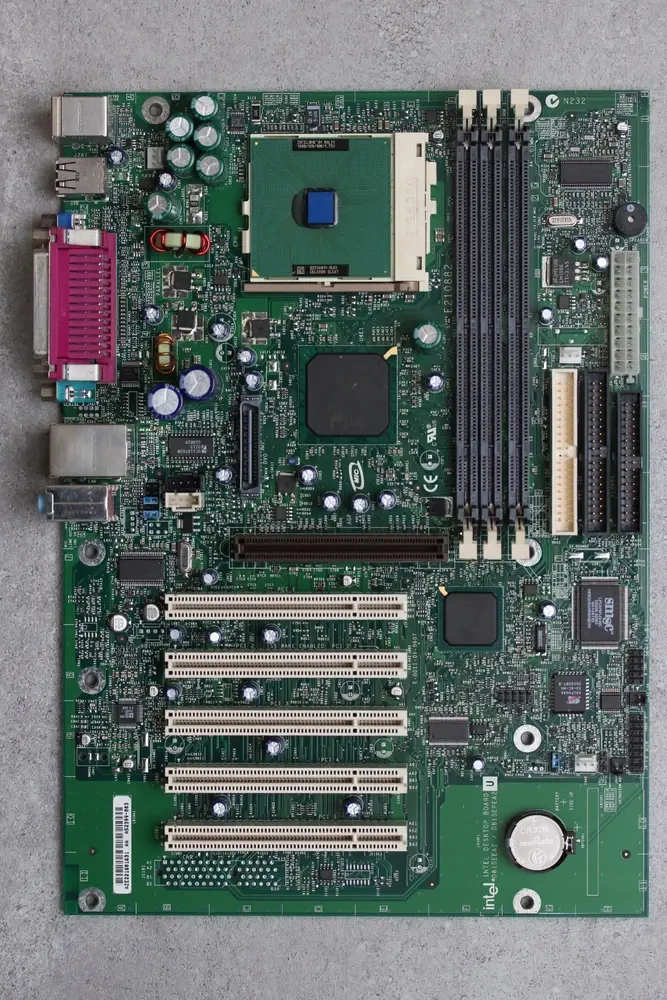 Thumbnail: PGA370 Intel D815EEA2 MoBo i815E chipset with Celeron 1000 MHz & I/O shield