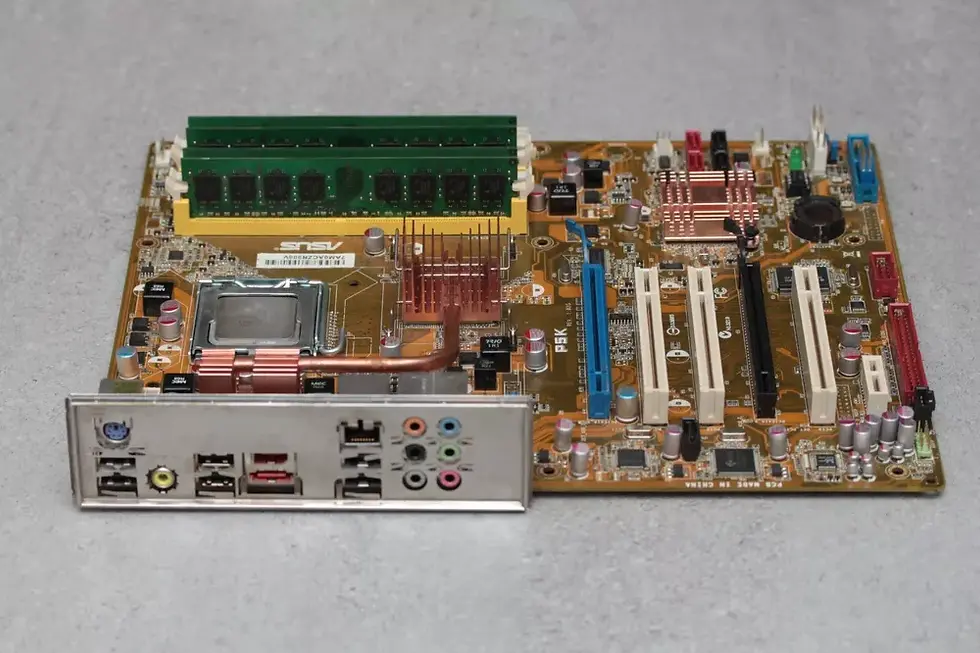 Thumbnail: LGA775 ASUS P5K Intel P35 chipset MoBo with CPU C2D E6750, 4GB RAM & I/O shield