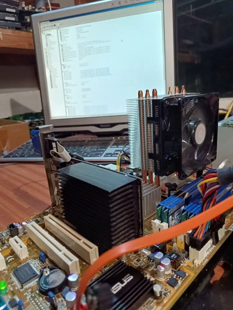 Thumbnail: LGA775 ASUS P5K SE Intel P35 chipset MoBo with CPU C2D E8200 & I/O shield