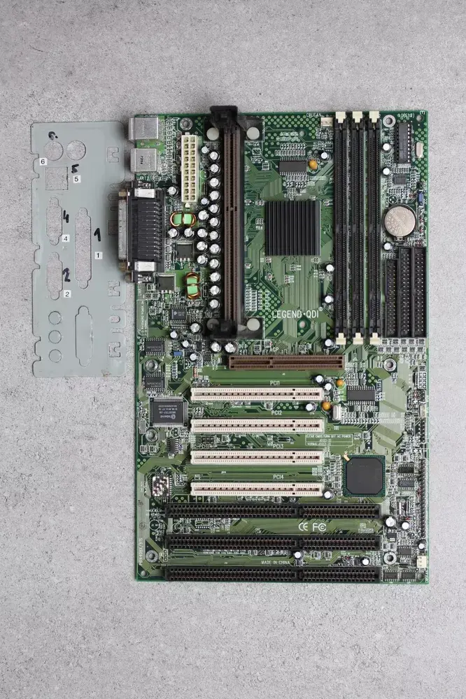 Thumbnail: Slot1 LEGEND QDI BrilliantX IS Motherboard Intel 440BX chipset with I/O shield
