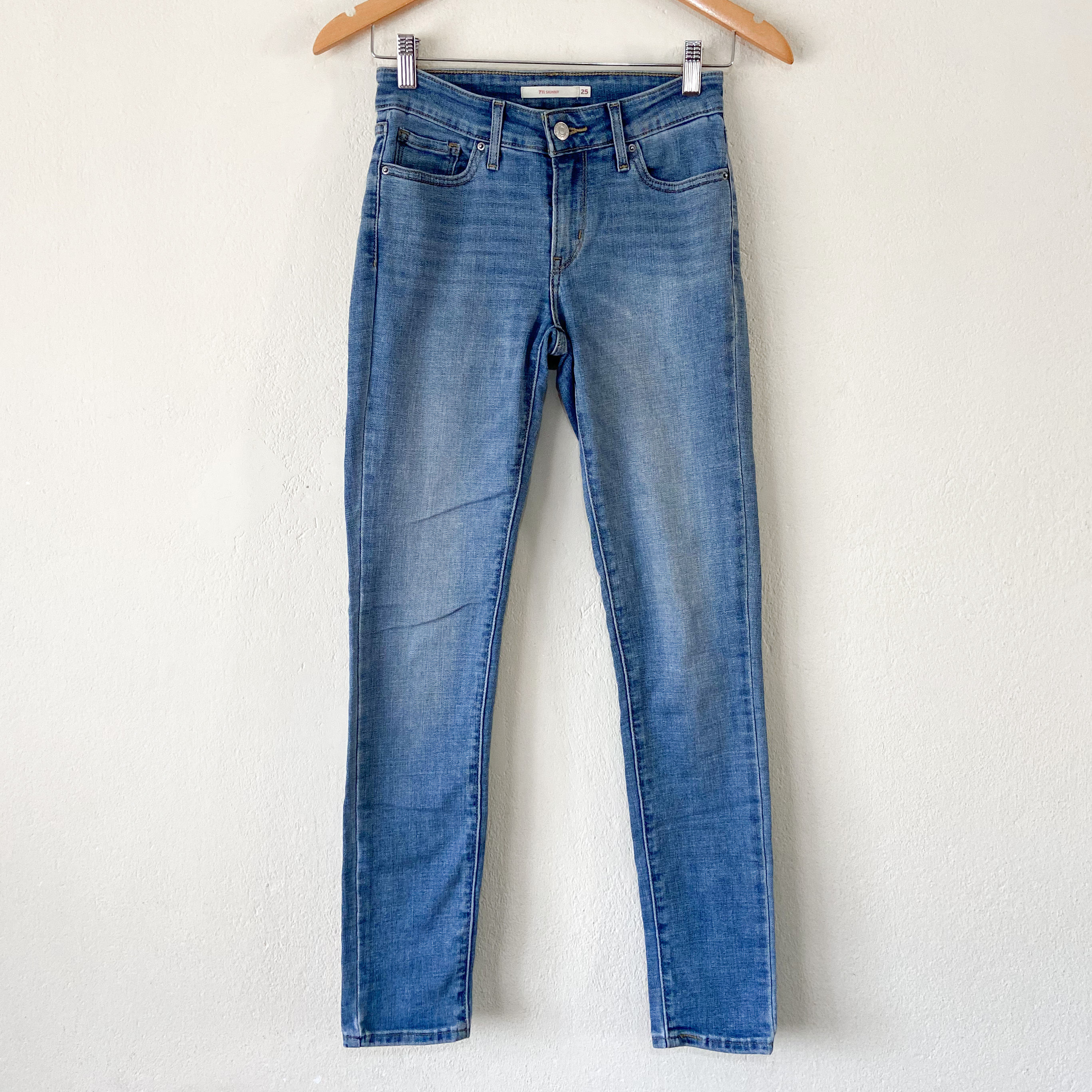Jean Levis 711