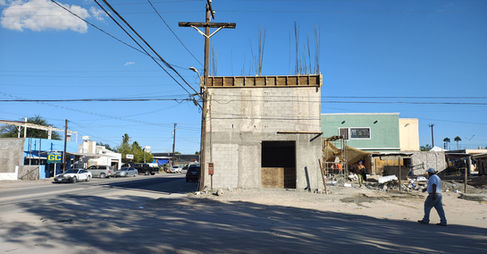Construcción de edificio comercial en etapa inicial, Constructora ciudad de México.