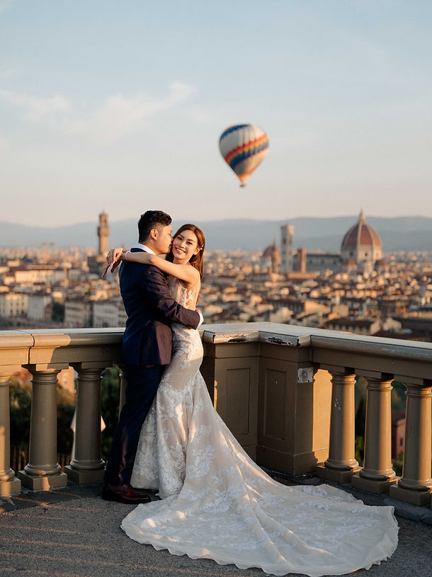 Italy florence sunrise couple.jpg