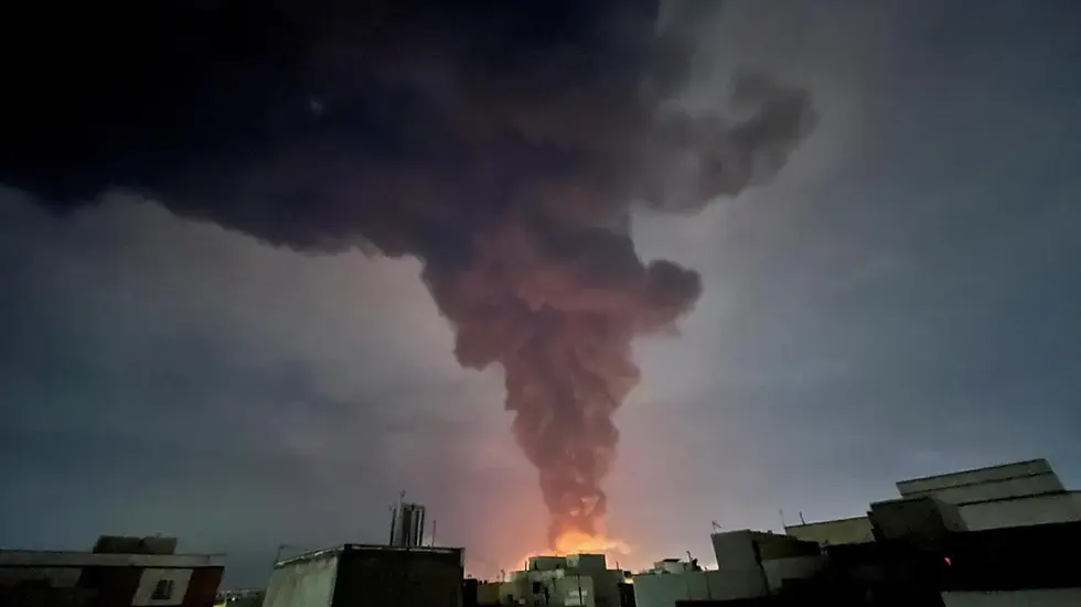 İsrail'in Tahran'daki yakıt depolarına saldırısı