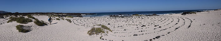 Spiral in Lanzarote für Rituale. Schamanische Rauhzeit Retreat mit Maha Metta und Geoviva in Dezember