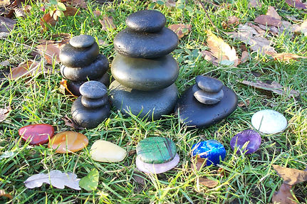 Volcanic stones, chakra stones and marmor for Hot Stone Massage. Wellnes Massage and treatments with May in Munich