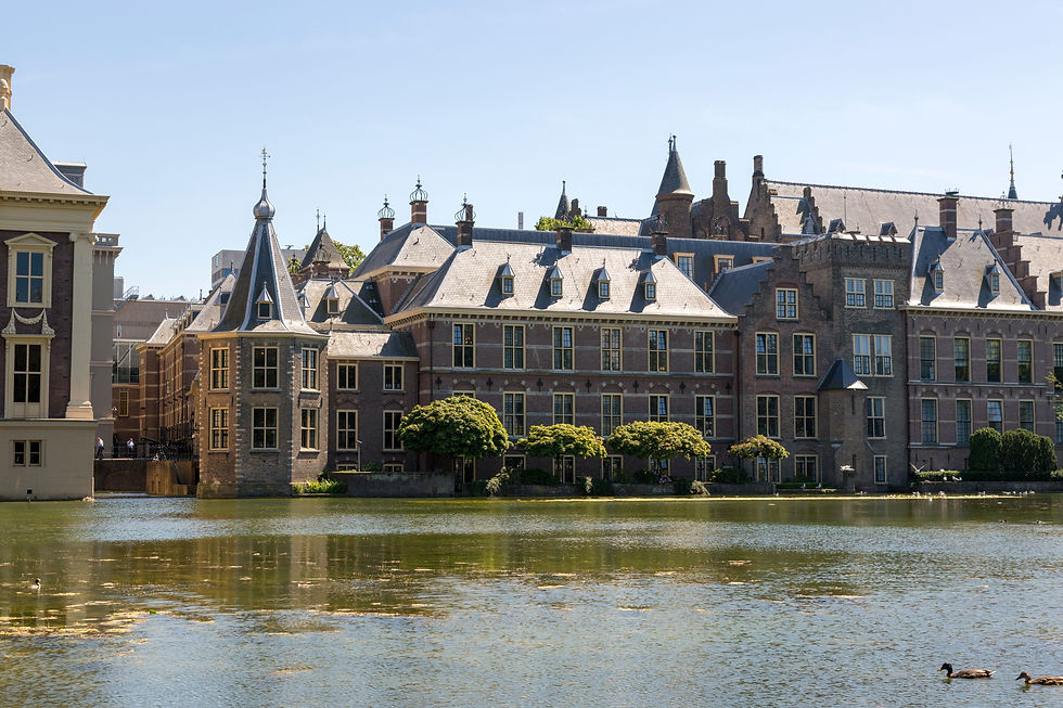 Het Binnenhof aan de Hofvijver in Den Haag; archiefbeeld uit juli 2018.