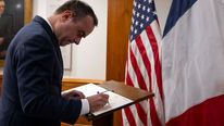 Archieffoto van de Franse premier Sébastien Lecornu tijdens een bezoek aan het Pentagon in april 2025