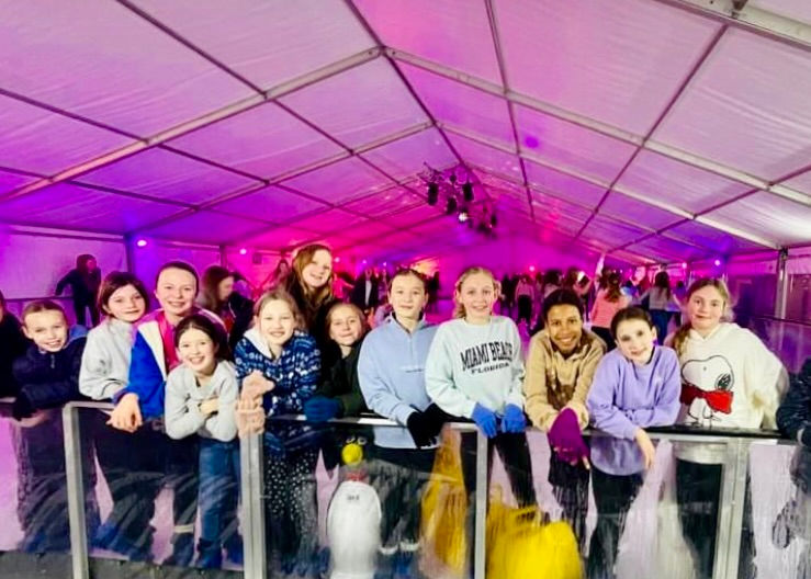 Christmas Ice Skating: 6pm Session