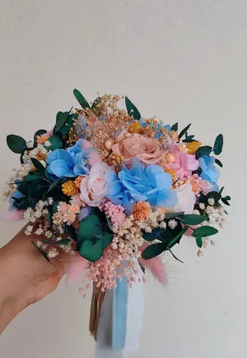 créations en fleurs séchées et stabilisées faites à Angers