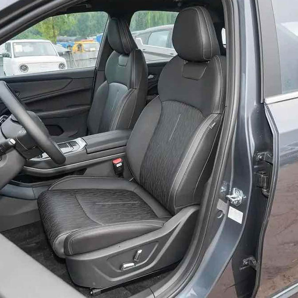 Miniatură: Geely Ruilan 7