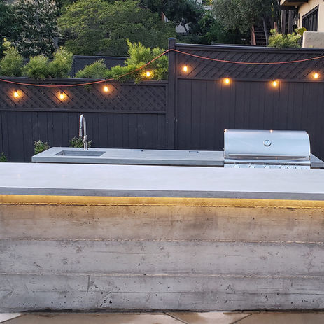 Outside kitchen by concret, included concret countertop