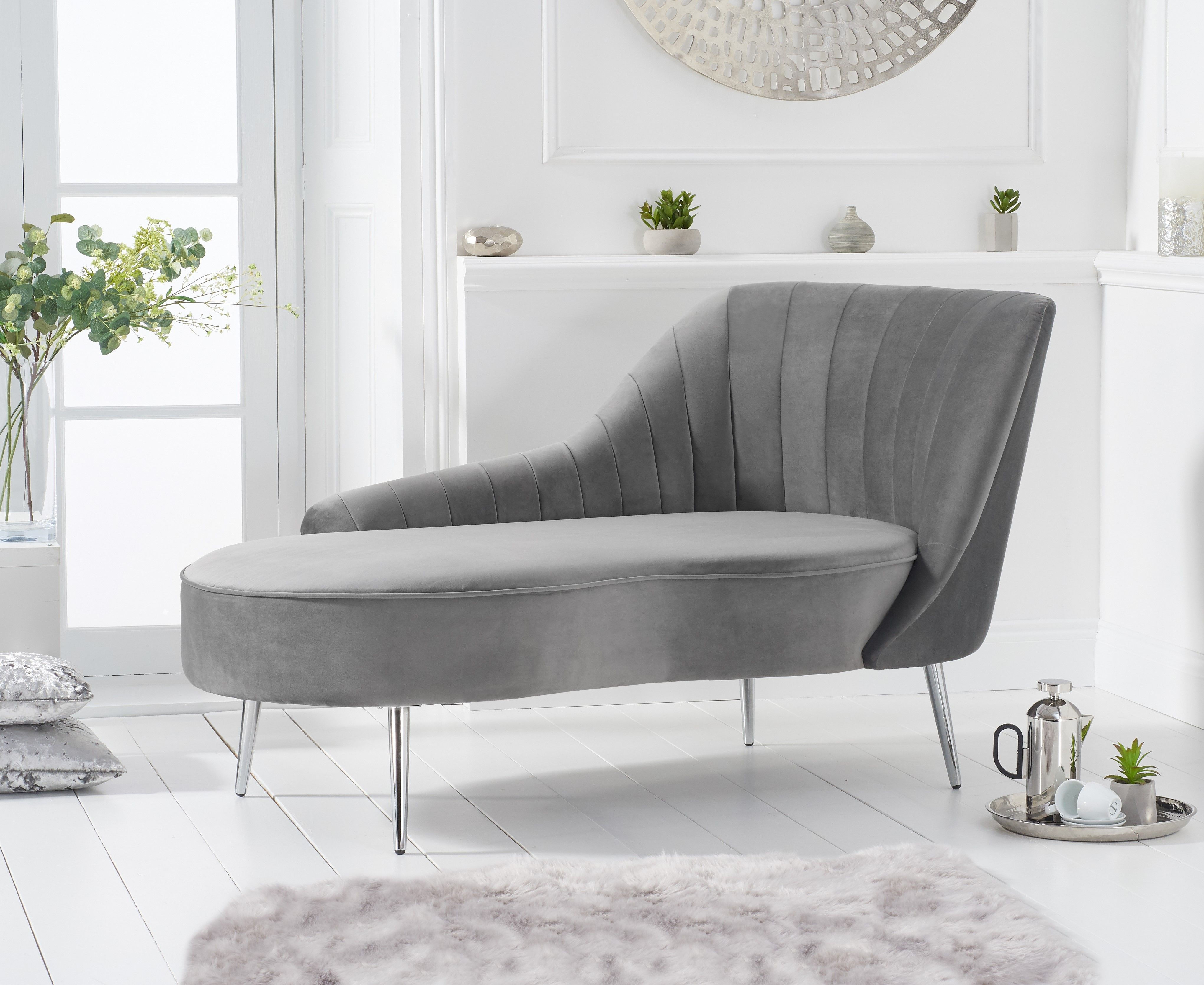 Java Right-Facing Chaise