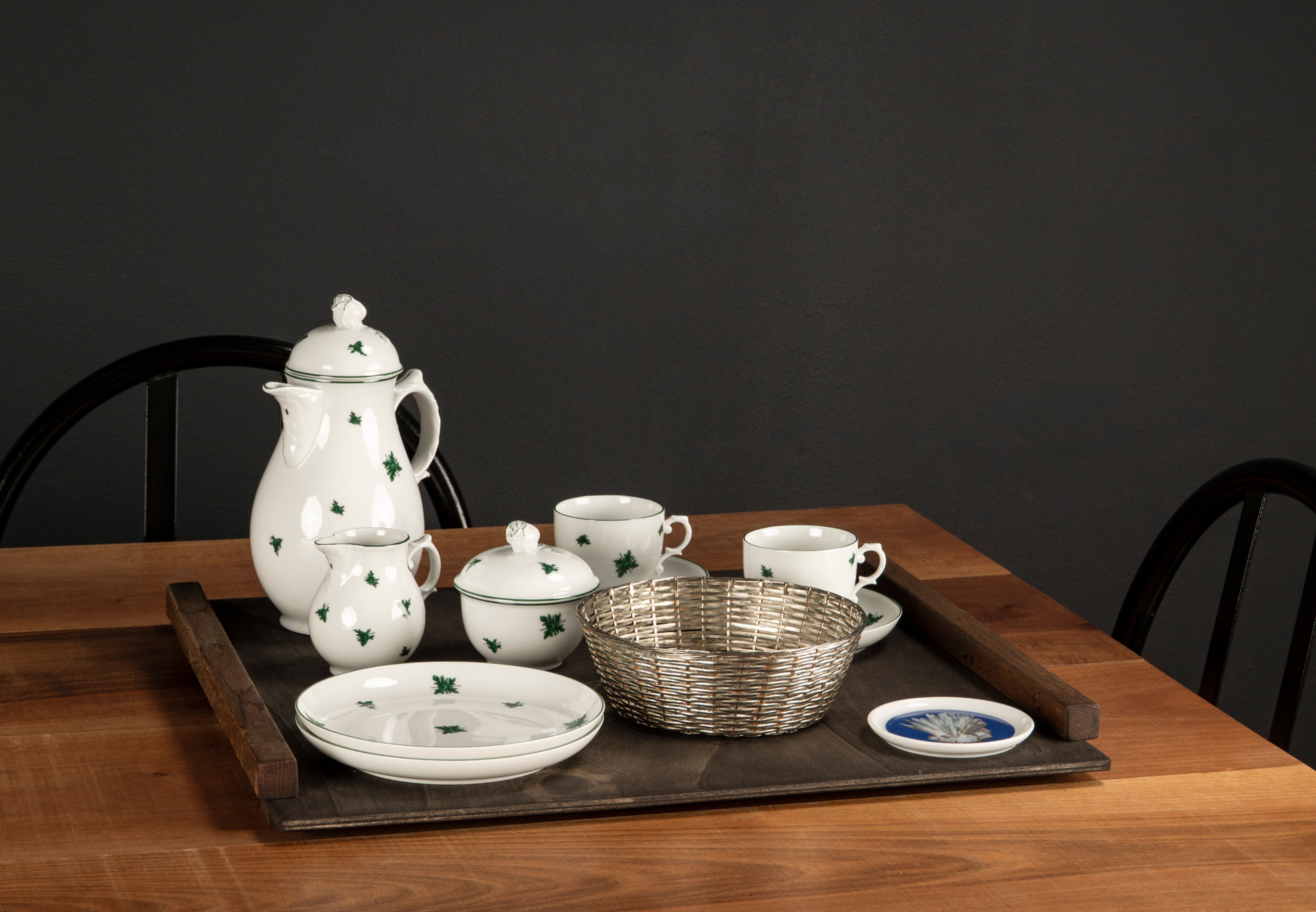 BIEDERMEIER MIRABELL TÊTE-À-TÊTE FOR TWO ON WOODEN TRAY FROM FÜRSTENBERG