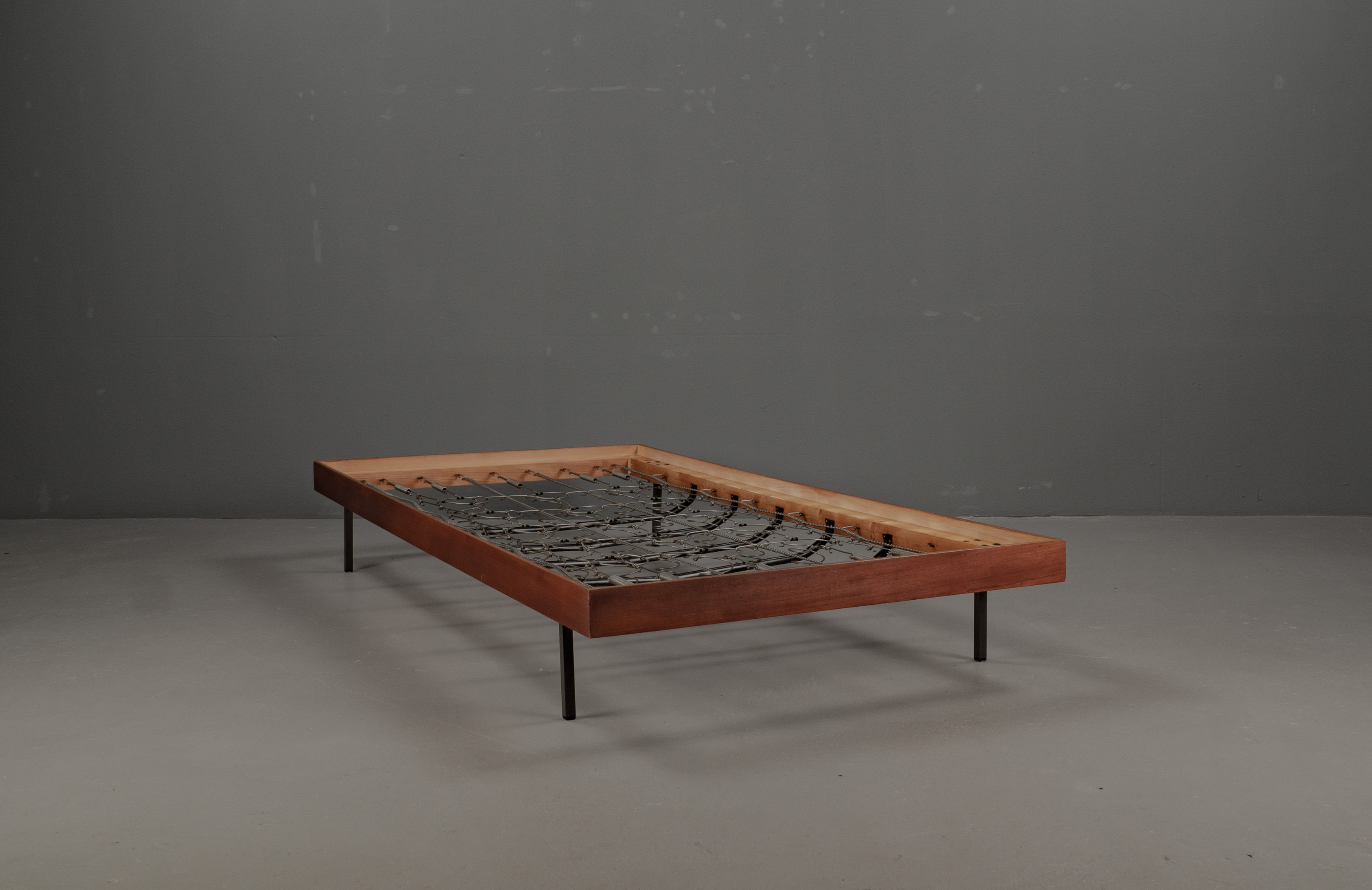 BAUHAUS DAYBED FROM THE 1960S, MADE OF TEAK IN GERMANY