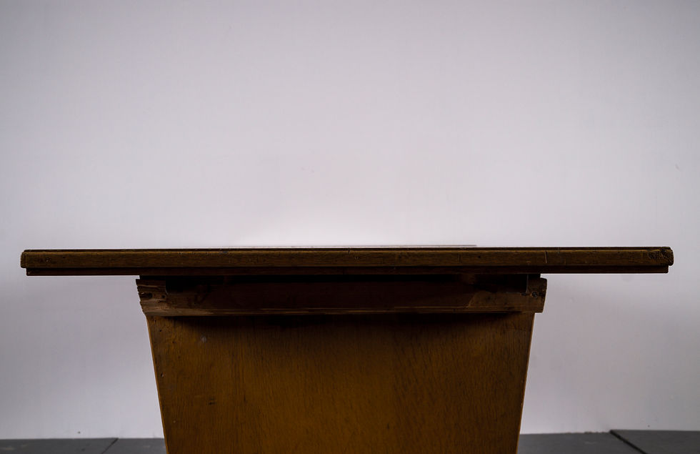 Thumbnail: PUB TABLE