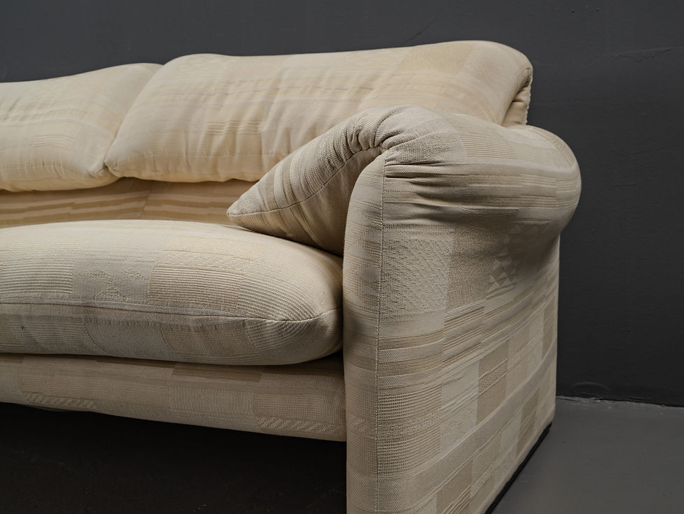 Thumbnail: MARALUNGA SOFA BY VICO MAGISTRETTI FOR CASSINA