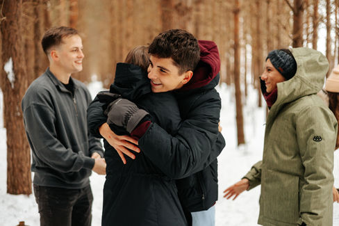 Une demande en mariage hivernale sur la patinoire du Domaine Enchanteur, à Trois-Rivières.